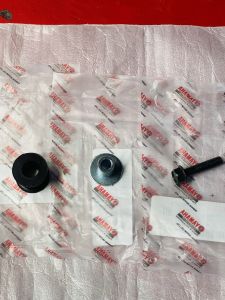 Bộ ốc cao su khâu treo pô chính hãng Yamaha dành cho anh em Spark từ 2006-2010