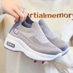 Fashion Classic Korean Thick Sole Slip On Walking Women Shoes Hot Seller Comfortable Running Loafers Low Cut Rubber Shoes For Women