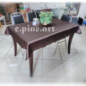 Taplak meja makan kotak dari kain polos 4 kursi