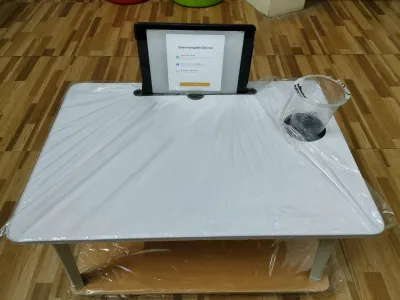 Bàn gấp gọn ngồi bệt chân nhựa cứng cao 30 kích thước mặt 40x60 cm mặt gỗ màu trắng đen hồng MDF loại đẹp dùng trong học tập làm việc