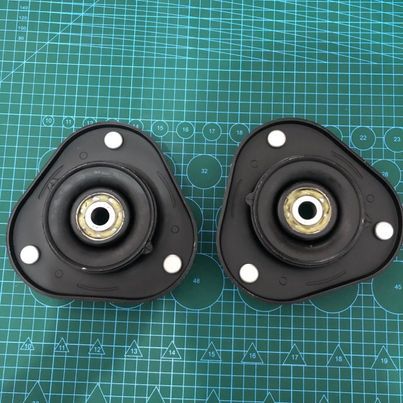 ORIGINAL TOYOTA COROLLA SHOCK ABSORBER MOUNTING PAIR