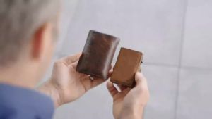 Pop-Up Credit Card Case with RFID Protection Genuine Leather  Wallet with Compartment for Notes and Coins for Men and Women2026