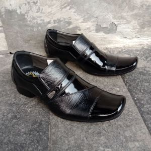 Sepatu Pantofel Pria Kulit