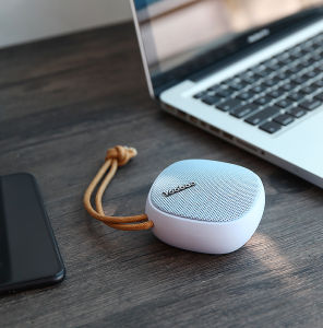 Loa Bluetooth mini Yoobao M1 hỗ trợ mic gọi điện thoại và video call