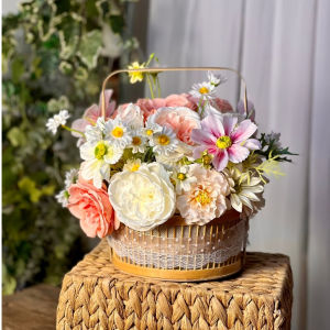 Hoa Giả Giỏ Hoa Lụa Giả Mây Đan Trang Trí Nhà Cửa Văn Phòng Đạo Cụ Chụp Ảnh (Mẫu 2-Dáng Tròn Tông Trắng Cam Pastel)