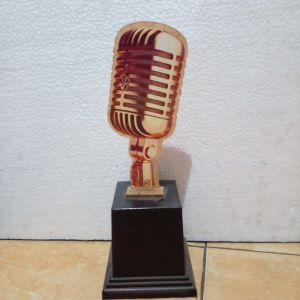 Piala Akrilik karoke sudah termasuk sticker free design dan bisa costume design