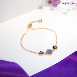 MEILYN Gelang Serut Tangan Kasual Wanita Motif Clover Daun Hitam Klasik Lapis Emas 0231250015