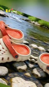 [Free Shipping] Mens summer outdoor EVA non-slip thick-soled sandals suitable for beach sports and driving