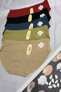 Quần Lót Nữ - Su Gân in Logo Hoa 8867 Freesize (45-55Kg 👉 Bảng chọn SIZE tham khảo) - Quần Chip Nữ lưng thun co dãn 4 chiều thoải mái vải mỏng nhẹ thoáng mát