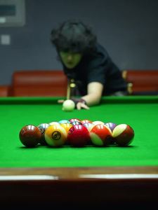 Billiard Gloves Ice Silk Fingerless Half Finger Table Tennis Gloves Lightweight Breathable Non-Slip Wear-Resistant Snooker Billiard Single Pack