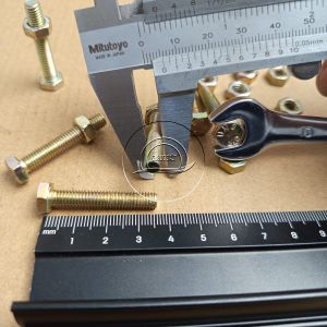 BAUT MUR M6 X 35 KUNING BMK M6X35 PANJANG 35CM 35 CM KUNCI 10 6X35 35MM