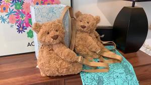 สหราชอาณาจักร JE ตุ๊กตากระต่ายบอนนี่ ซีรีส์คลาสสิก ขี้อาย สีขาวครีม ชมพู กากี