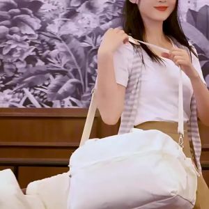 【SG Stock】Travel Duffel Bag/ Lightweight Tote Bag/ Sport Shoulder Gym Bag/ Luggage for Women Weekender with Waterproof Multi Pocket