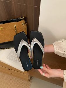 [Free Shipping] Square-Toe Wedge Flip-Flops For Women Suitable For Wearing Outdoors In Summer Paired With Skirts Flat Sandals