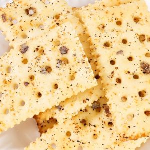 Chia Seed Tricolor Quinoa Soda Biscuits Salty Crispy Soda Biscuits Meal Replacement Breakfast with Coffee
