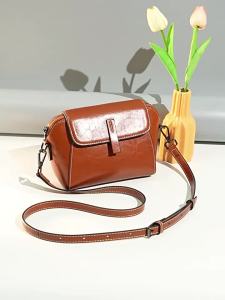 Womens Bag 2025 New trendy shoulder bag fashionable and exquisite small bag niche womens genuine leather large-capacity crossbody bag