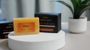 Xà phòng nghệ hữu cơ dùng cho da mặt xà phòng chứa axit kojic giúp làm mờ các vết thâm nám xà phòng kojic cao cấp được bào chế theo công thức Nhật Bản bổ sung vitamin C retinol và collagen.    2 thanh + lưới mỗi thanh nặng 353 ounce 2 thanh + lưới