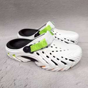 New Men Casual Mesh Sandals with Graphic Print and Comfortable Slip-On Design