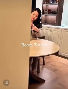French r style solid wood round dining table modern minimalist Italian style high-end travertine slab table and chair set