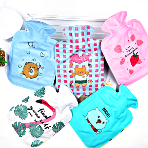 กระเป๋าน้ำร้อน ถุงน้ำร้อน แบบพกพา ลายน่ารักๆ ประคบแก้ปวดเมื่อย ช่วยลดอาการปวดประจำเดือน คละลาย พร้อมส่งในไทย