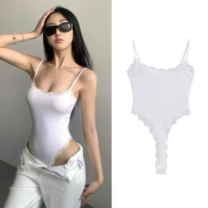 Jennyพร้อมส่ง👙 ชุดบอดี้สูทลูกไม้เซ็กซี่ เสื้อท็อป เอวลอย ทรงเข้ารูป แต่งขอบลูกไม้ Slimming ใส่แล้วดูหนุ่นดี แฟชั่นผู้หญิง