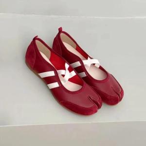Womens Flat Bottom Mary Jane Shoes Pigs Hoof Crossed Horse Hoof Shoes Red Foot Casual Shoes Split Toe Ribbon Detail
