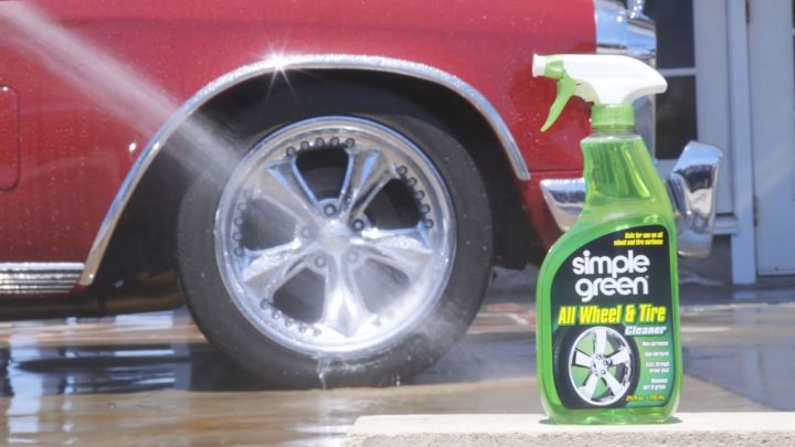 Simple%20Green%20All%20Wheel%20&%20Tire%20Cleaner%2024oz%20(710ml)%20-%20Surface%20Safe%20For%20All%20Wheels%20-%20Minimal%20Scrubbing%20-%20Clinging%20Formula%20-%20Image%206