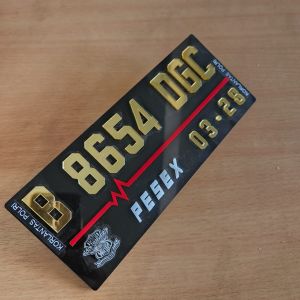 Plat untuk Motor Hitam Dengan Bahan Akrilik Tebal Angka Gold Bebas Request Angka