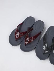 [Free Shipping] New Thai Imported Slippers For Outdoor Wear Home Use Bathing Waterproof Non-Slip Thick-Soled For Travel And Leisure WomenS Slippers