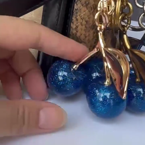 Practical Cherrys Key Holder Accessory Sturdy Resin Charm Texture with Sturdy Alloy Clasp Keys Ornament Decoration