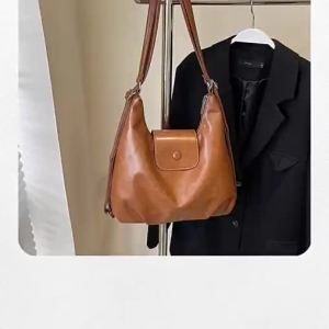 Yao Xiaoyu Retro Tote Womens 2025 Winter Large Capacity Totes K-style Shoulder Messenger Bag BackpackK