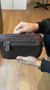 กระเป๋าคาดอกหนังแท้ ความงาม หนังแท้ หนังวัว กระเป๋าสะพายอก กระเป๋าพาดลำตัว กระเป๋าใส่โทรสับ กระเป๋าหนังใส่มือถือ กระเป๋าหนังคาดเอว ไอโฟน กระเป๋าใส่ตังค์ กระเป๋าหนังชาย กระเป๋าหนังหญิง กระเป๋าใส่มือถือ 100% หนังชาร์มัว หนั