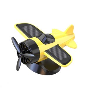 Mô hình máy bay quay cánh dùng năng lượng mặt trời trang trí xe