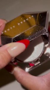 Phấn bắt sáng Highlight Fenty Beauty Diamond Bomb - Phấn nhũ bắt sáng SANSANCOSMETICS