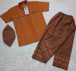 Setelan Pakaian Muslim Anak Model Sarkoci Sarung Celana Baju Koko dan Peci 3-13 Tahun Lengan Pendek Ibnu Muslim