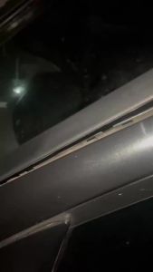 1คู่กระจกด้านข้างแถบพลาสติกแข็งสำหรับ Hyundai I30 2009-2011 86131-2L000กระจก Weatherstrip ซีลไม่สำหรับ Cw