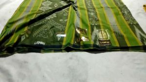 TERMURAH SARUNG LAMIRI A1 JAHIT TEGAH MOTIF KEMBANG LIRIS HITAM