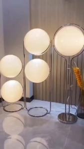 2024 Creative E27 Desk lamp LED Metal Chrome Light Living Room Ho Room White Acrylic Ball Lights Home Art Deco Art Floor lamp