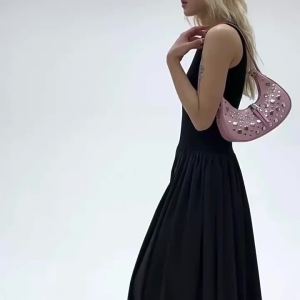 CINVAI&KROZE กระเป๋าคล้องข้อมือลายปัก ดีไซน์ใหม่ สำหรับคนเมือง