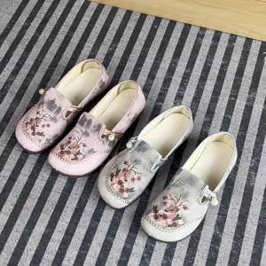 New Spring/Summer Mesh Fabric Shoes Breathable Casual Versatile WomenS Shoes Embroidered Hanfu Shoes New Chinese Style Mom Shoes