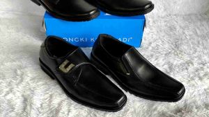 HARGA DISCON..!!! SEPATU KANTOR YONGKI KOMALADI. SEPATU FORMAL. SEPATU FANTOFEL. SEPATU PANTOFEL PRIA YONGKI