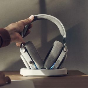 Fractal Design Scape - Wireless PC Gaming Headset - Detachable Flip-to-Mute Microphone with Noise Cancellation - Battery Life Up to 40 Hours - Configurable Ambient Lighting