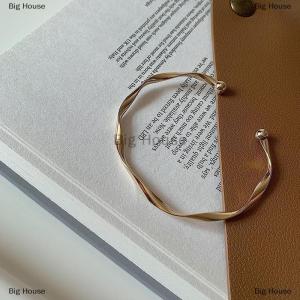 [COD] Big House Classic Premium Retro Style Twisted Twist Metal Bracelet for Women Simple Open Adjustable Trend Girls Jewelry Gift Accessories