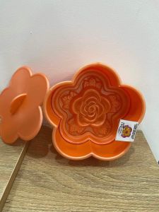 Khuôn xôi bằng nhựa cao cấp dễ định hình xôi theo hình hoa Mai. Size 14cm và vách chia inox bền đẹp