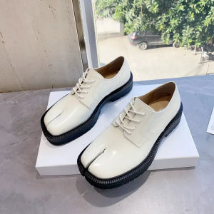 2024Split toe horse shoe for mens thick sole lace up shoes Tabi shoes patent leather Korean version trend casual leather shoes
