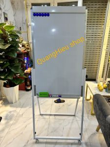 Bảng filipchart văn phòng kích thước 70x100cm tặng kèm bút nam châm lau bảng và 10 tờ giấy