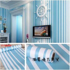 Wallpaper Dinding Ruang Tamu Motif Garis Biru Putih