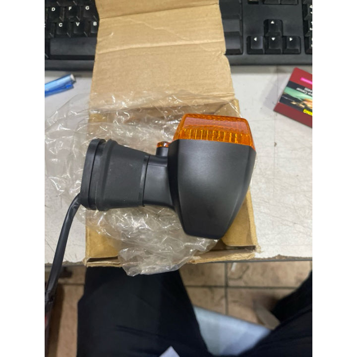 100% Original Kawasaki Genuine Zx400 Zx250 Front Turn Signal
