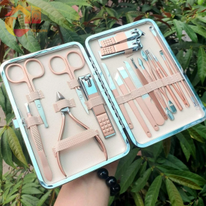 Bộ bấm móng tay 18 món kèm hộp bao da hồng phấn J082 bộ dụng cụ chăm sóc móng và nặn mụn đa năng