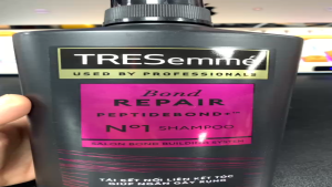 Tresemmé Dầu Gội bond repair ngăn gãy rụng tóc chai 640g( màu đen)